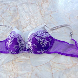 32B Very Sexy BOMSHELL Dream Angels Bra Satin Lace Lilac Violet Vintage